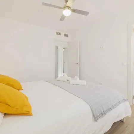 Cubo's Miraflores Del Palo Urban Апартаменты *